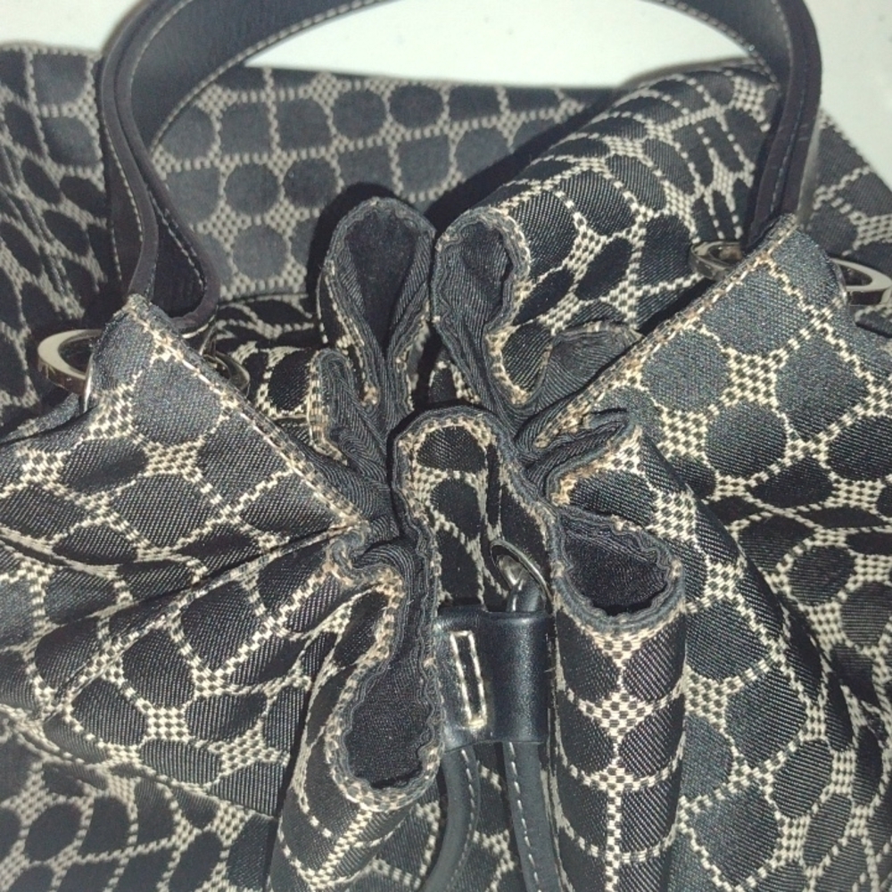 KATE SPADE BLACK WHITE SIGNATURE LOGO DRAWSTRING BUCKET HANDBAG - Picture 12 of 12